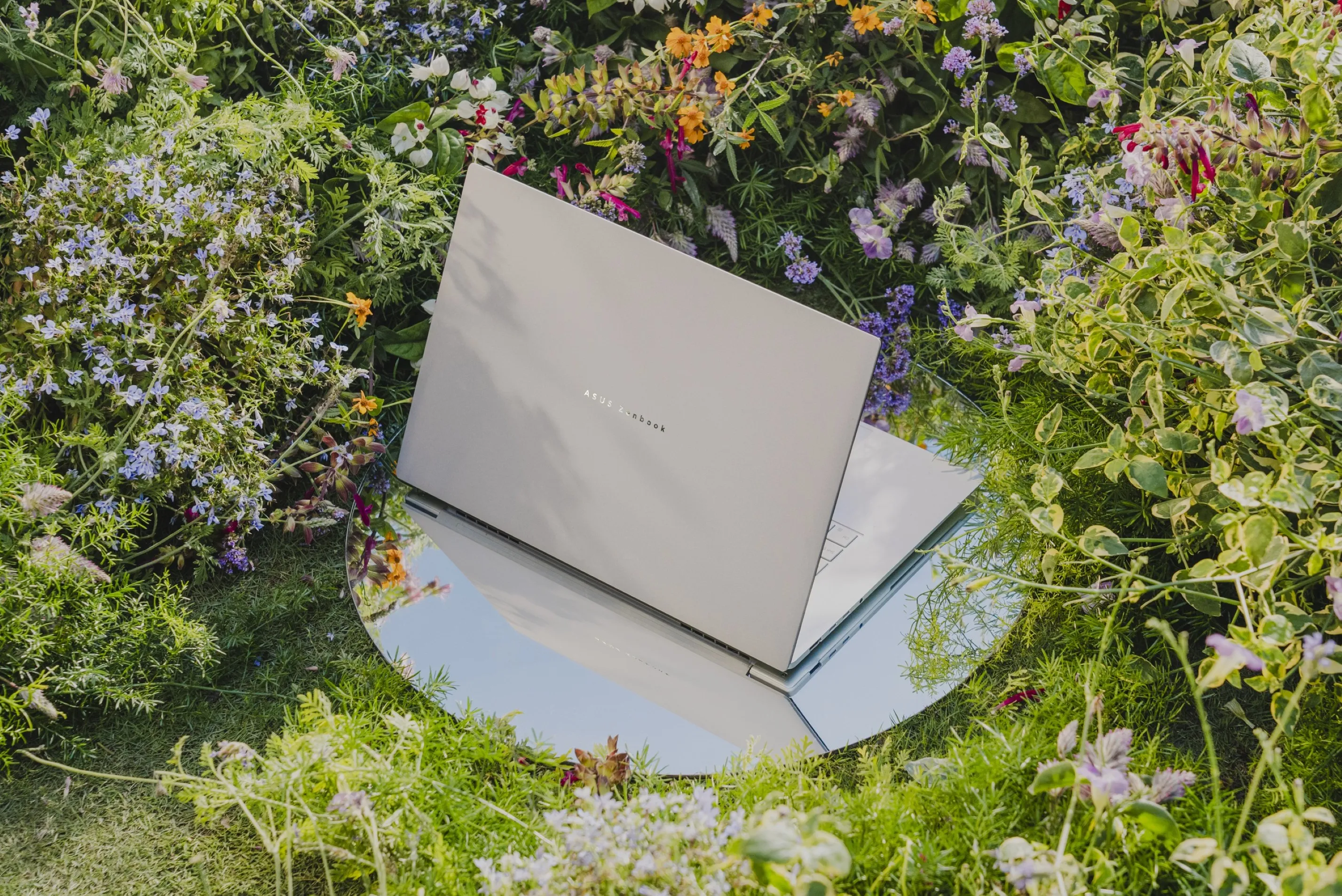 华硕Zenbook S16设计细节
